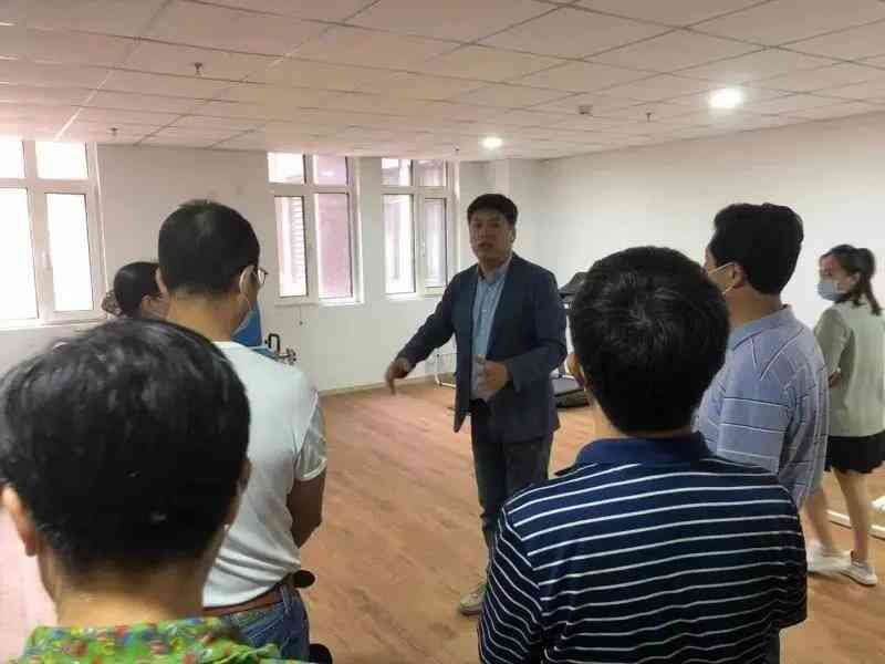 西青区政协向导前来西青龙8头号玩家智慧为老服务中心调研指导工